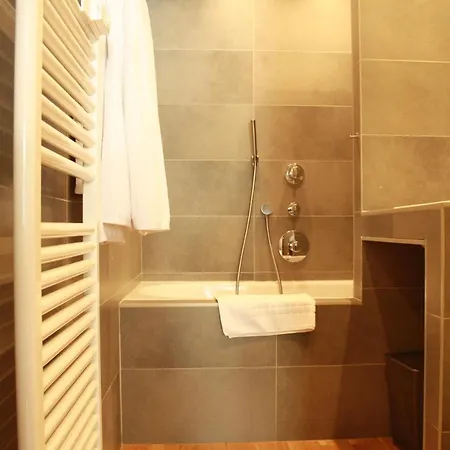 Modern & Central, Ambassadeurs Crans-Montana